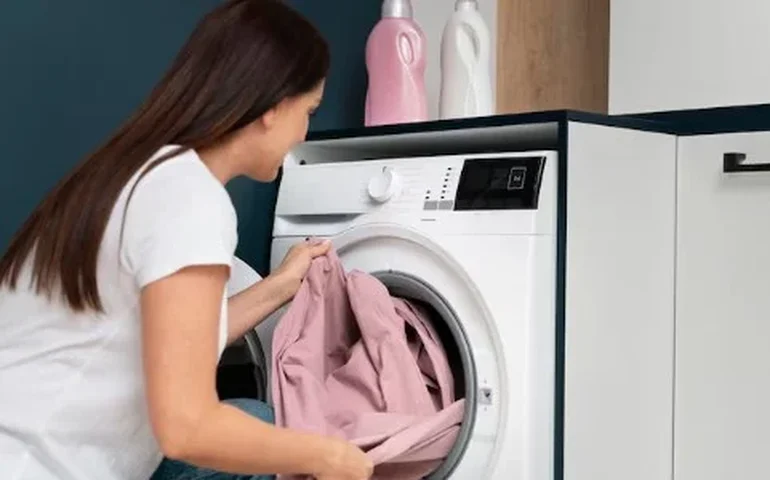 Itens que nunca devem ser colocados na máquina de lavar: especialistas revelam lista surpreendente