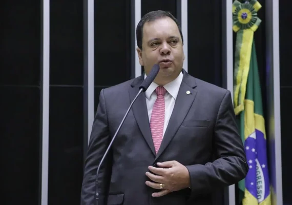 No Planalto, Elmar reafirma a Padilha candidatura a presidente da Câmara