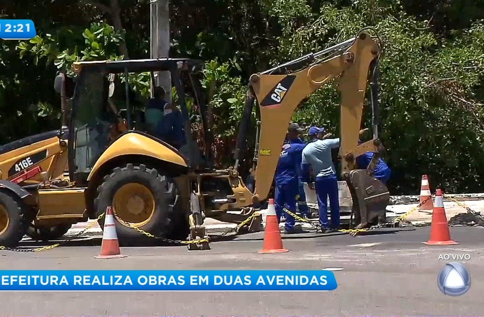 Obras em avenidas