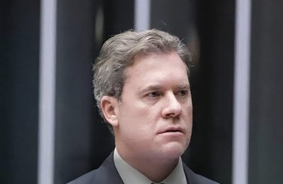 “Fim da escala de trabalho 6x1, sim. Redução de salário, jamais. Não permitiremos qualquer prejuízo aos trabalhadores”, afirma Marx Beltrão