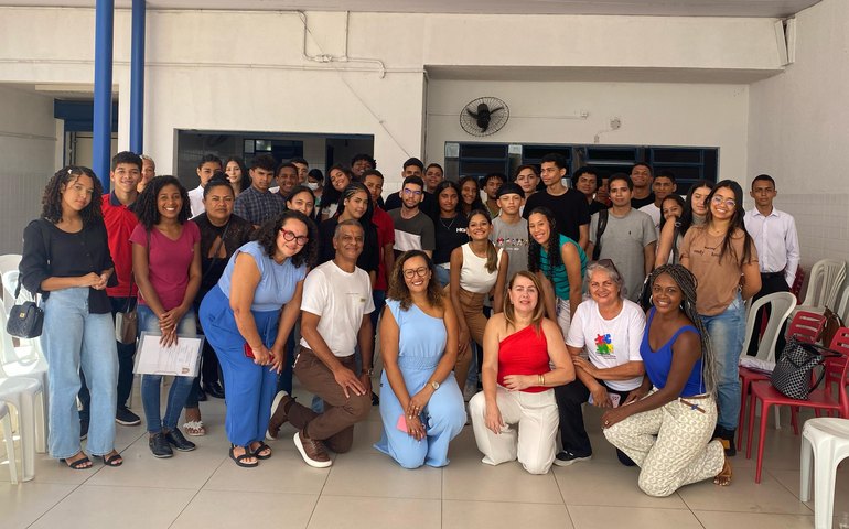 Capacitação para inserir jovens no mundo do trabalho abre nova turma