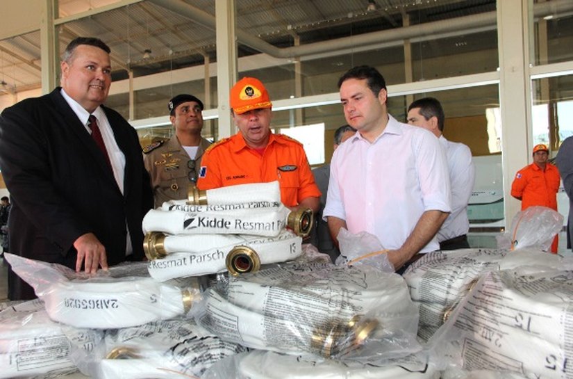 Corpo de Bombeiros recebe equipamentos e novas viaturas