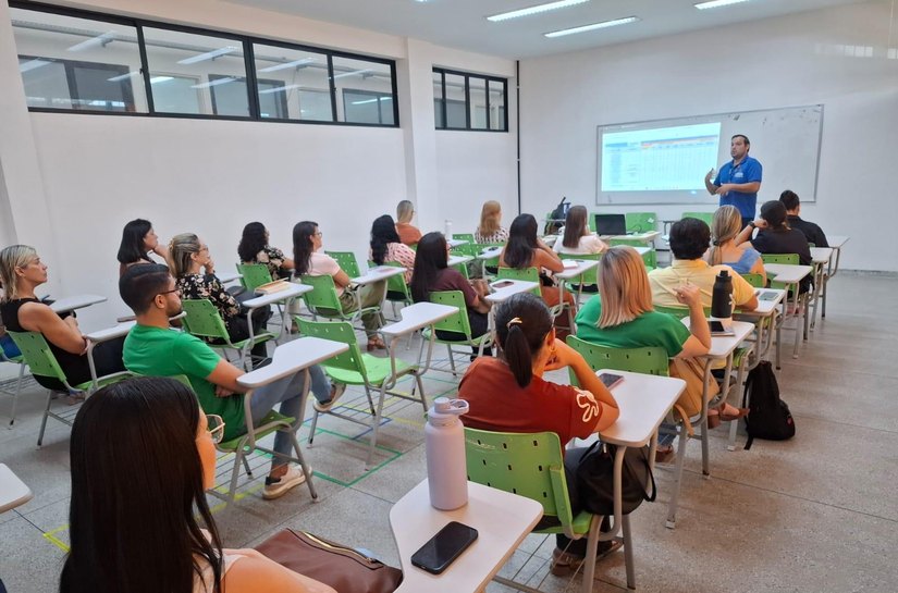 Saúde discute alinhamento de ações e fortalecimento da assistência farmacêutica municipal