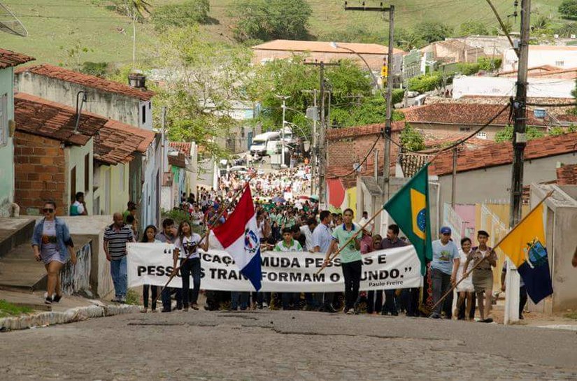 Dia Mundial da Educação é comemorado com avanços conquistados em Limoeiro