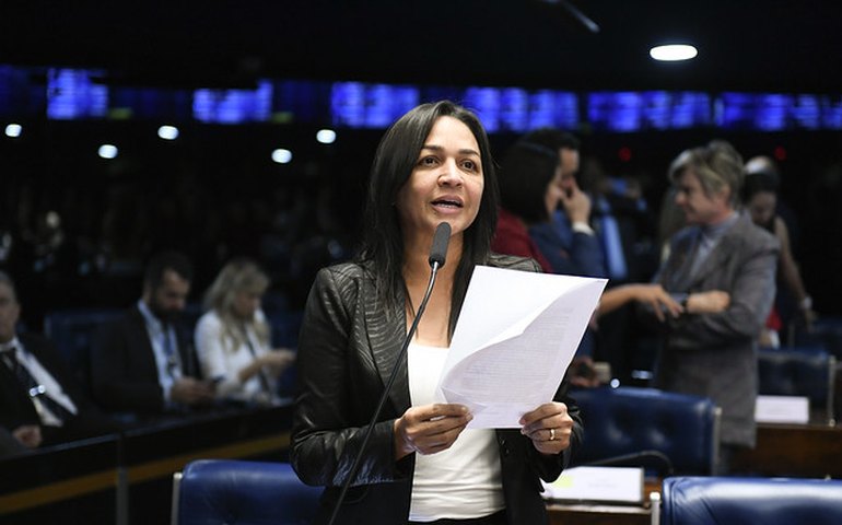 CE aprova igualdade entre homens e mulheres na denominação de ruas e prédios públicos