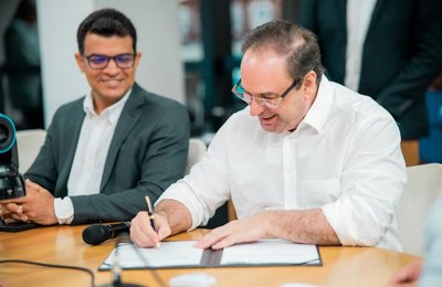 Prefeito Luciano Barbosa consegue recursos para pavimentação de mais ruas e avenidas