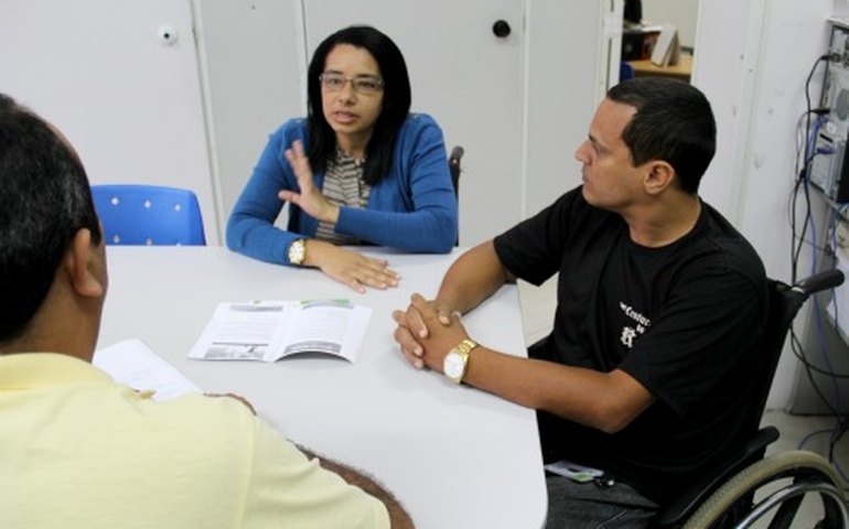 Prefeitura faz ação de conscientização sobre Esclerose Múltipla