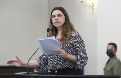 Jó lamenta exclusão de milhares de estudantes do programa Bolsa Escola 10, com derrubada de emenda