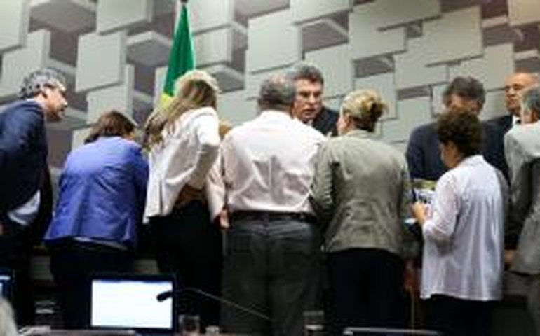 Base e oposição fecham acordo para votar reforma trabalhista no dia 28