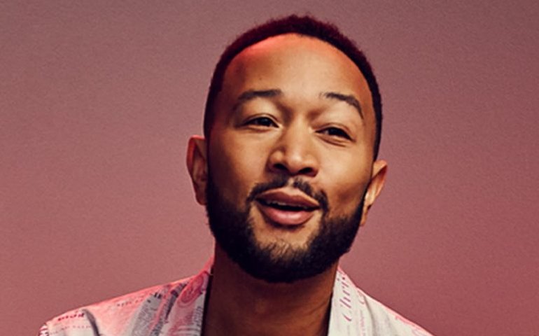 John Legend estreia na Universal com música natalina