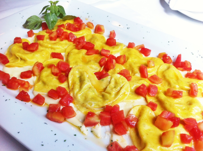 Luz de velas, piano e “raviolli do amor” são as apostas do Maria Antonieta para o Dia dos Namorados