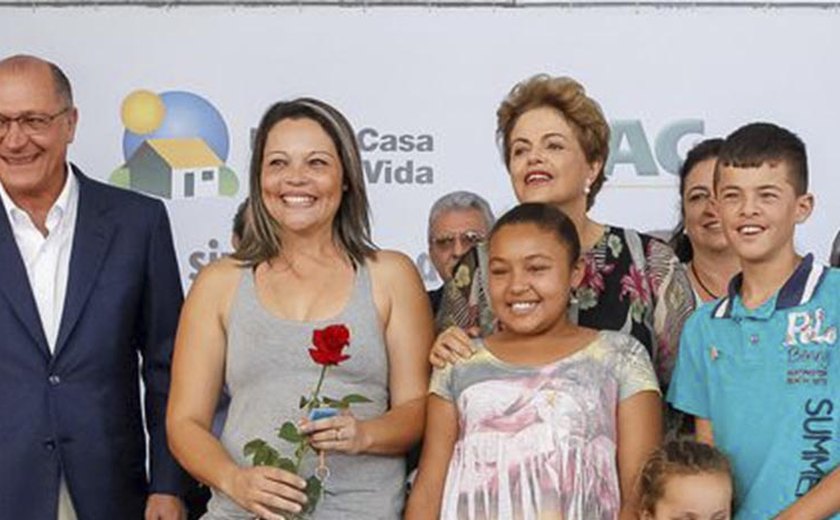 Dilma defende uso de tributos para financiar Minha Casa, Minha Vida