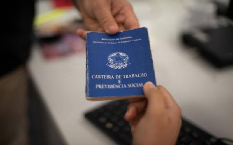 Taxa de desemprego fica em 7,8% no trimestre encerrado em agosto