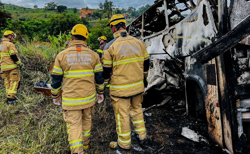 Acidente rodoviário em MG deixou pelo menos 38 mortos