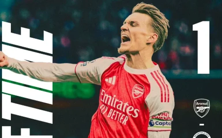 Arsenal vence Brighton no sufoco e mantém liderança com retorno de Gabriel Magalhães