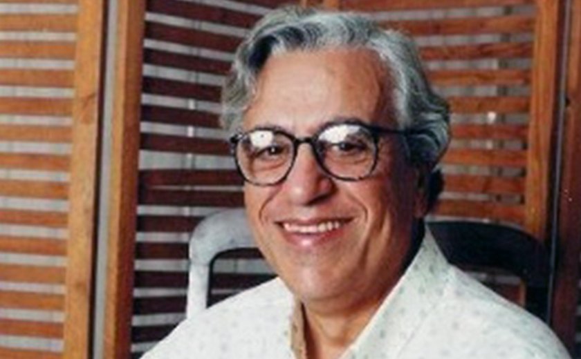 Morre aos 82 anos Osmiro Campos, dublador do Professor Girafales