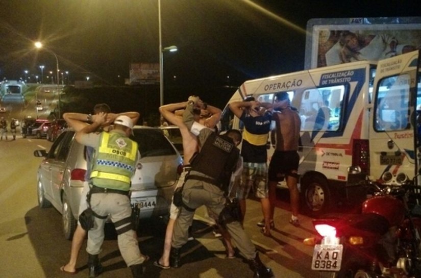 Lei Seca em Maceió recolhe veículos para o pátio do Detran-AL