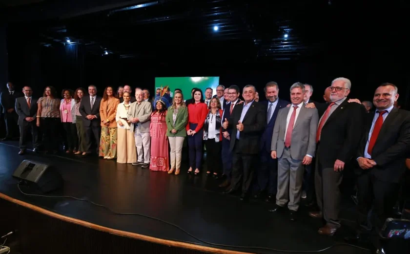 Lula anuncia Renan Filho como ministro dos Transportes