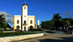 Mulher é atropelada e agredida pelo ex-companheiro na praça da Igreja Matriz de Boquim