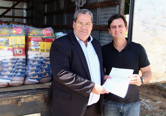 Almagis doa cestas básicas e kits de higiene para Coruripe