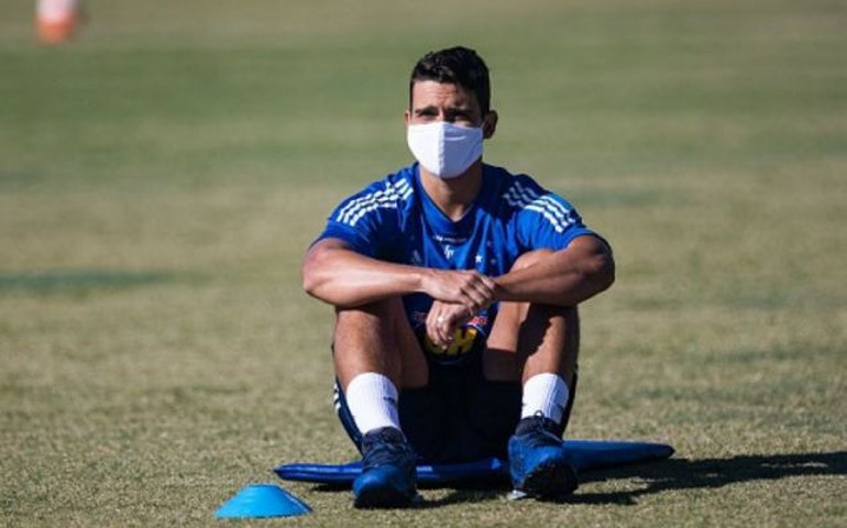 Com edema ósseo, Jean rescinde contrato com o Cruzeiro e retorna para o Palmeiras
