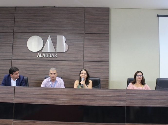 Seminário de Integração da Atenção Básica e Vigilância em Saúde lota auditório da OAB
