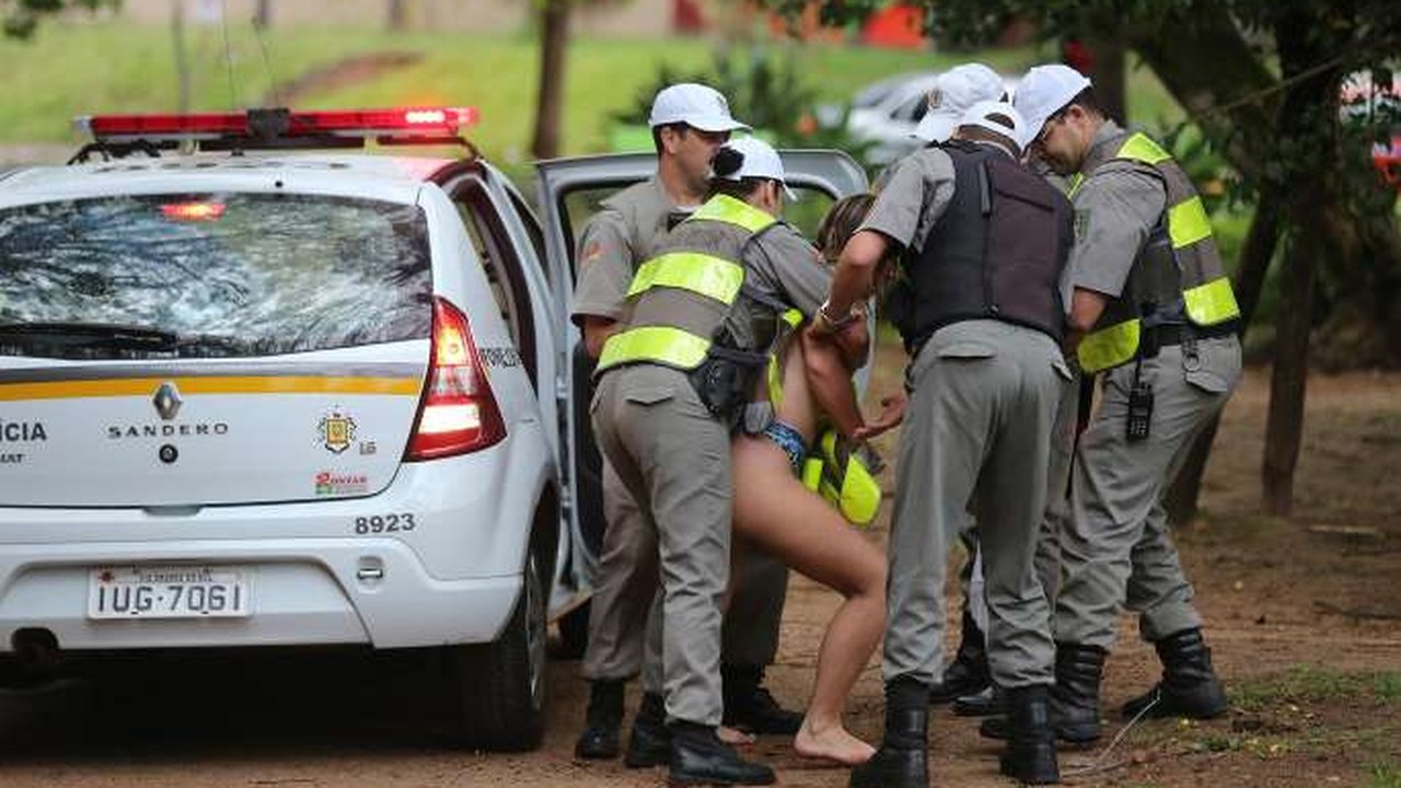 Mulher é detida por correr nua em parque no RS