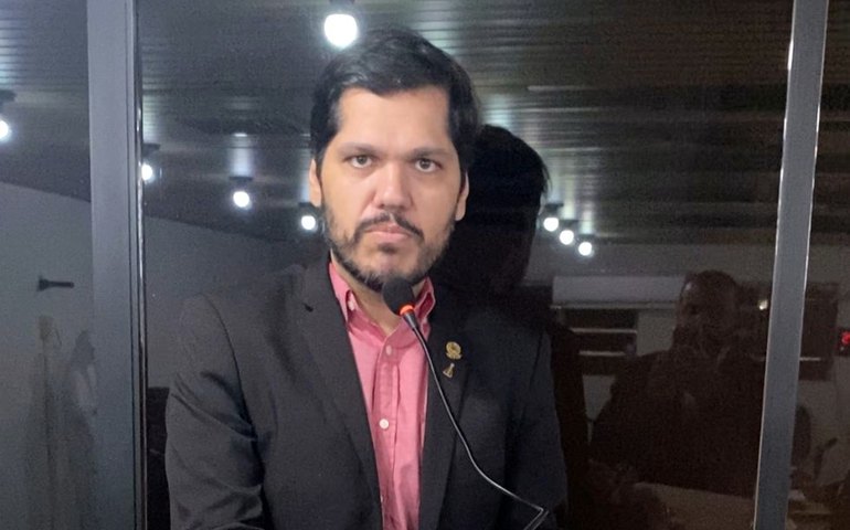 Câmara aprova requerimento para Julio Cezar prestar contas dos R$100 milhões da CASAL; vídeo