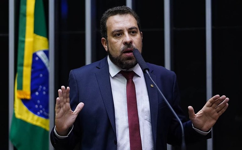 Deputados pedem que PGR investigue empresa de Eduardo Bolsonaro
