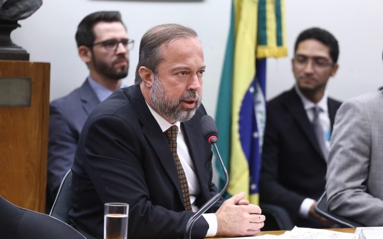 Brasil quer fim dos gastos socioambientais de Itaipu a partir de 2027, diz ministro
