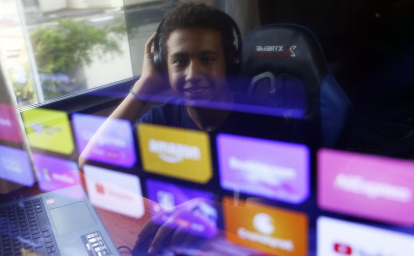 Câmara deve votar regras para proteger crianças na internet
