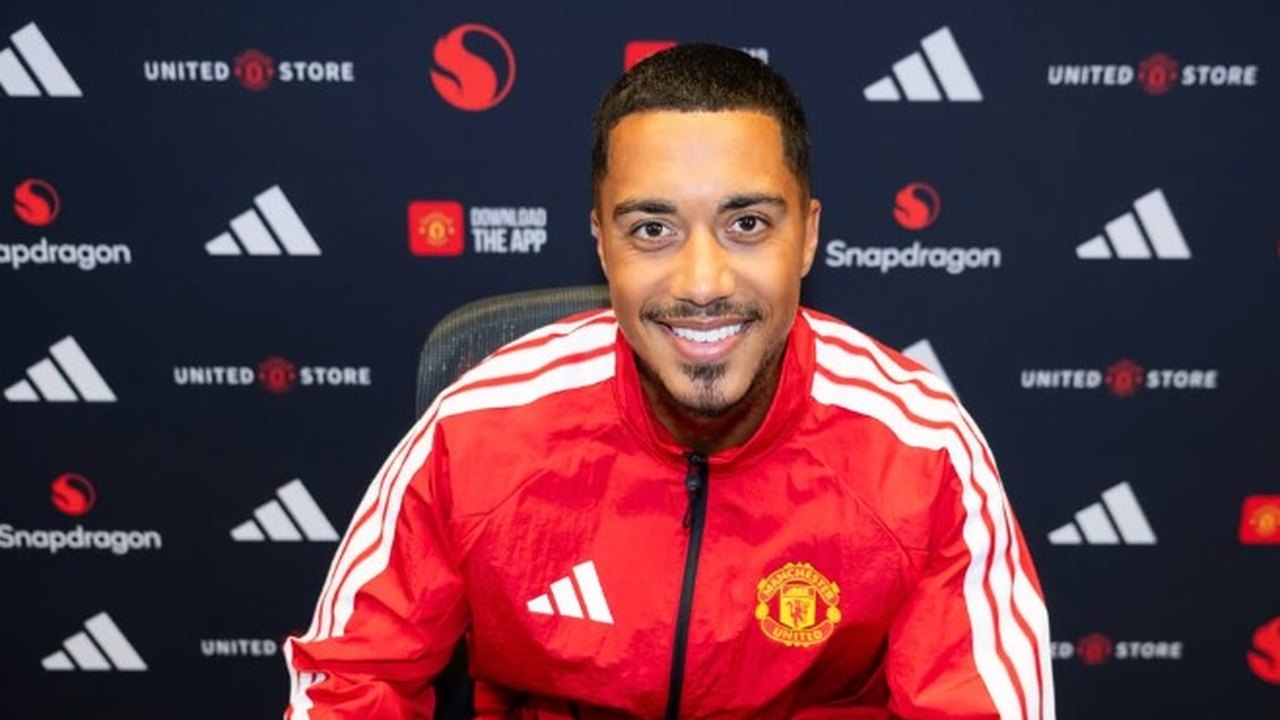 Manchester United oficializa a contratação do belga Tielemans
