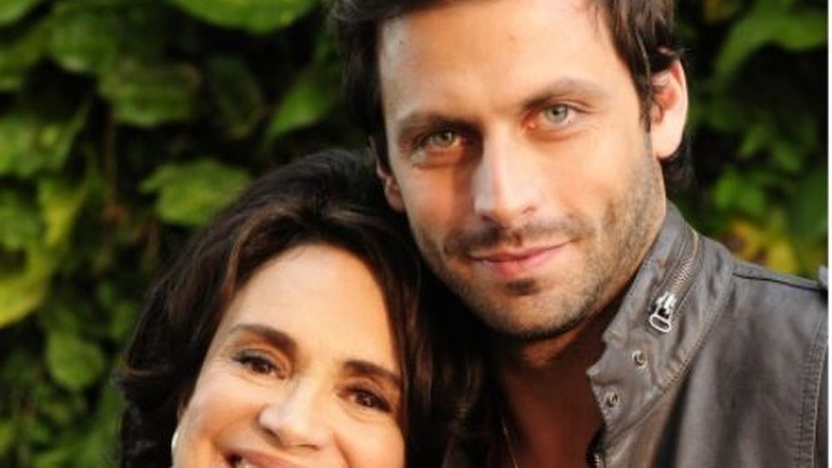 Regina Duarte e Henry Castelli farão cena de sexo