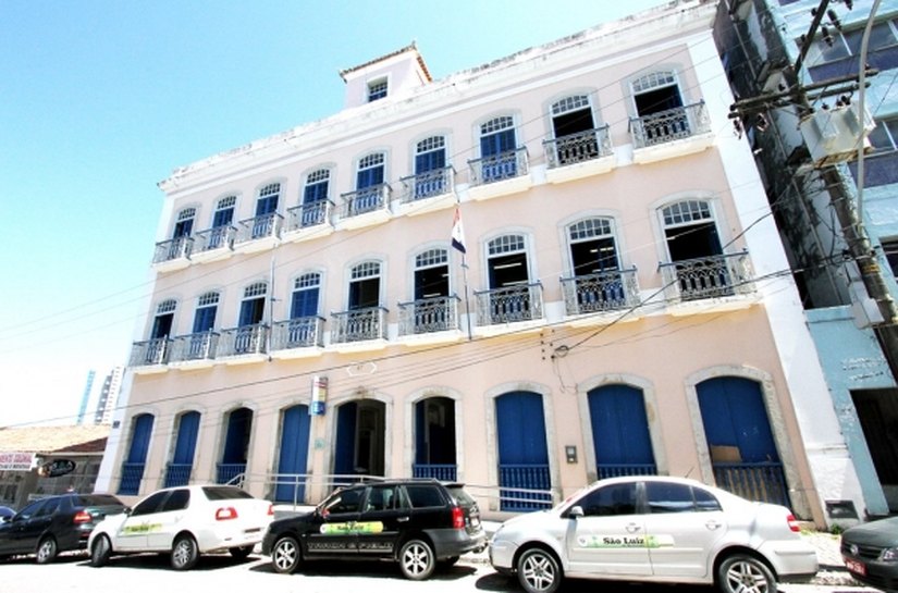 Biblioteca Pública Estadual comemora aniversário com programação cultural