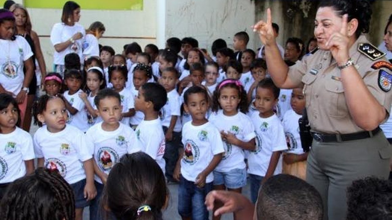 Proerd realiza ações lúdicas especiais no mês das crianças