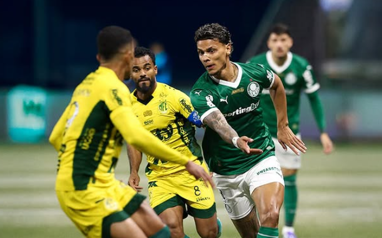 Palmeiras erra no ataque, empata com Mirassol e mantém série sem vencer em casa no Brasileirão