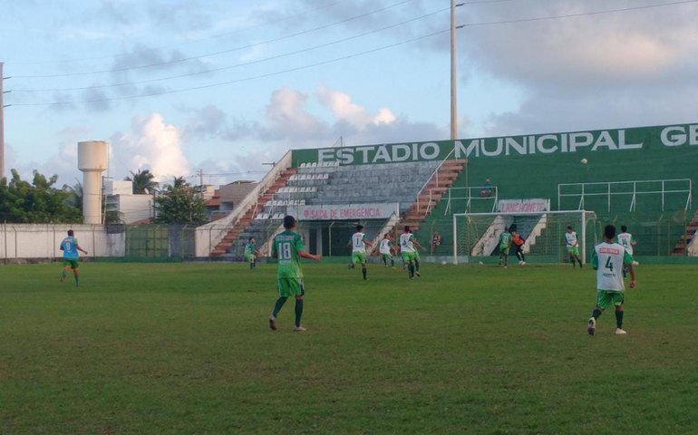 Atacante e meia sentem contusões e preocupa o técnico Emanuel Cerqueira