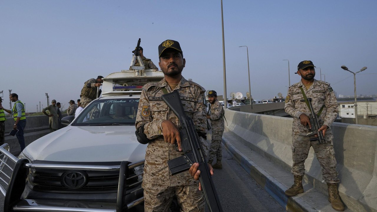 Paquistão lança operação militar de grande escala contra a Índia, alerta mídia local