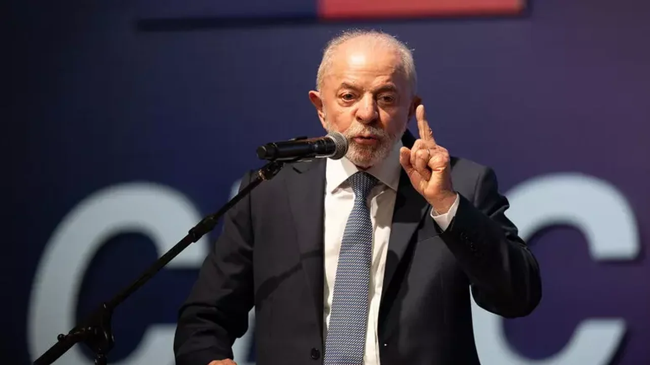 Lula reage com irritação após EUA classificarem PCC e CV como terroristas, diz mídia