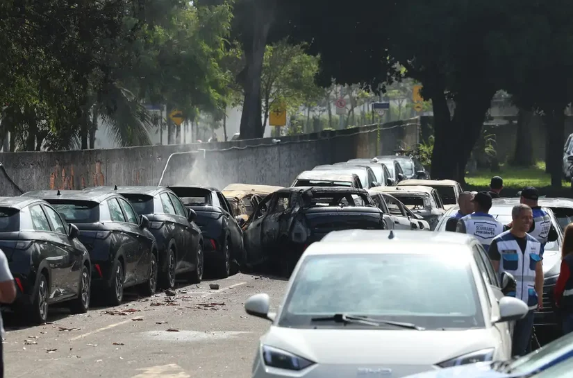 Dois helicópteros se chocam e deixam seis mortos no Rio