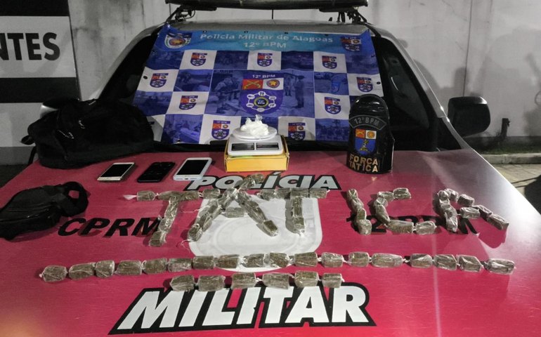 PM prende suspeitos de tráfico durante ações em Maceió e Murici