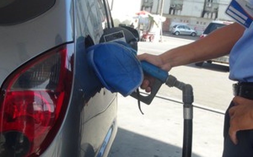 Alagoas ocupa 4º lugar com gasolina mais cara do Nordeste