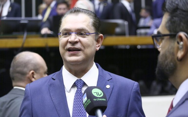 Líder do PL na Câmara entra na CPI no INSS para reforçar oposição após vitórias do governo Lula