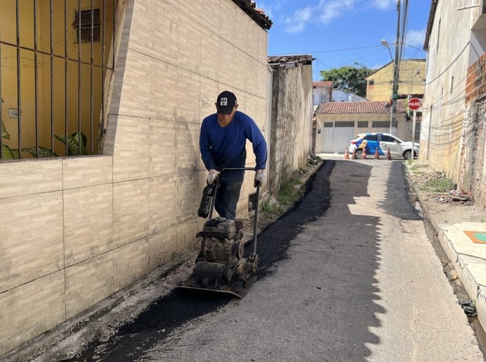 Operação Tapa-Buraco atende 35 bairros e realiza 784 intervenções em fevereiro