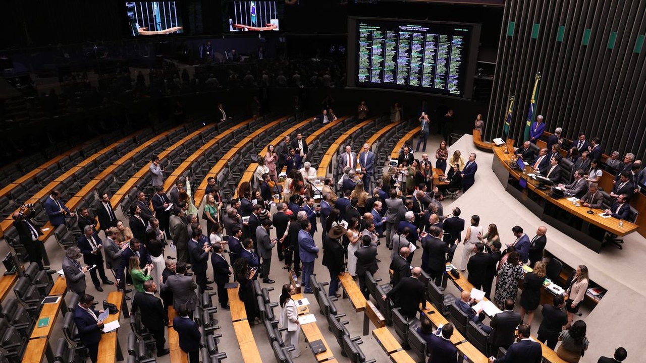 8/1: Congresso derruba veto ao PL da Dosimetria e beneficia condenados
