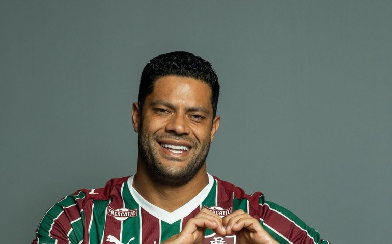 Fluminense oficializa a contratação do atacante Hulk até 2027