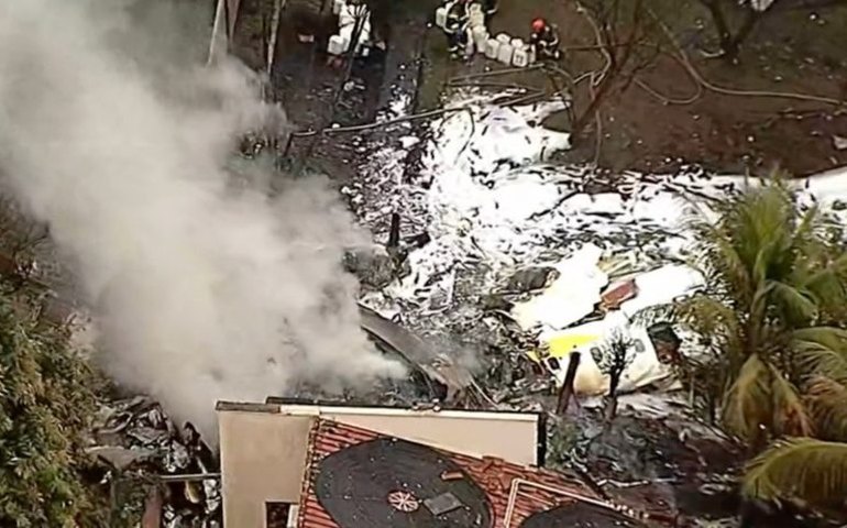 Por que nº de passageiros da lista do avião que caiu mudou no dia após o acidente?