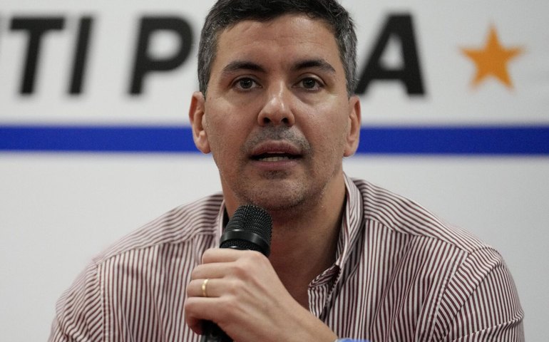 Presidente do Paraguai é hospitalizado no Rio de Janeiro