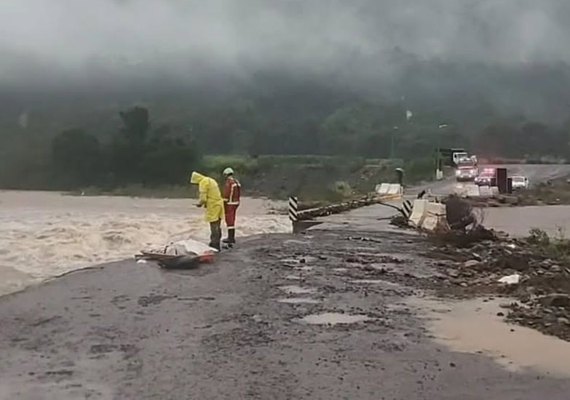Conab leva 68 toneladas de alimentos a atingidos por enchentes no RS