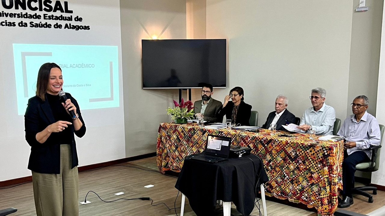 Maria do Desterro da Costa e Silva se torna professora titular da Uncisal